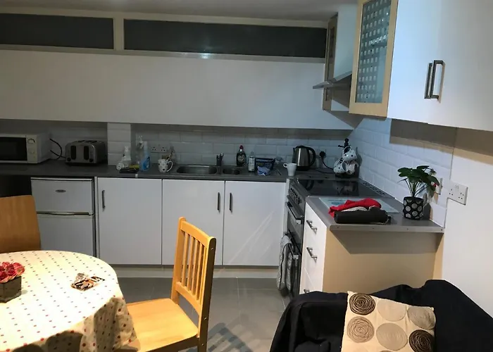 West Kensington 3 Bedroom Apartment